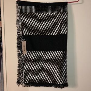 Black and white scarf!